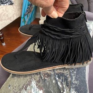 Coconuts size 10 fringe sandals